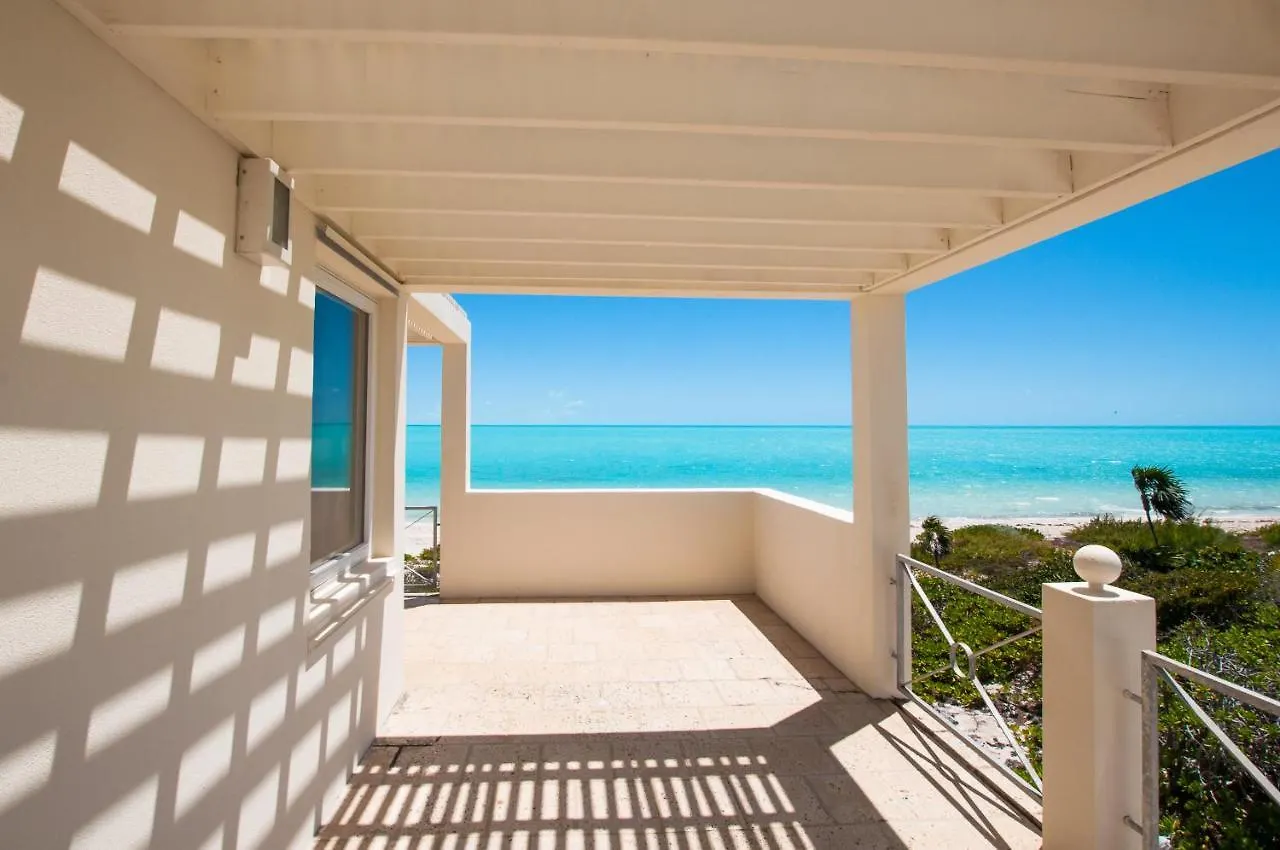 Aqua Del Rose 2 Bedroom Beachfront Cottage Long Bay Vakantiehuis